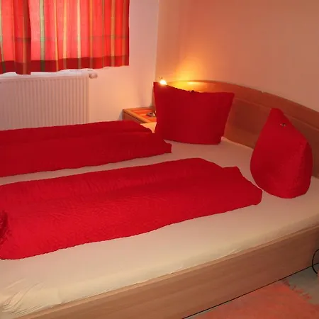 Kroessbacher * ノイシュティフト・イム・シュトゥーバイタール